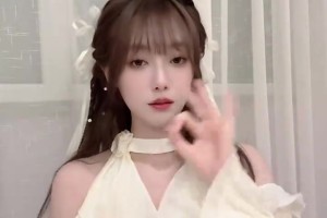 谈球吧体育app下载主持小钰分享手势舞视频：把爱串成项链