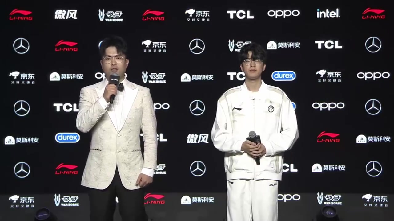 谈球吧体育官网入口Jiejie：GALA最近比赛表现的有点夸张 登峰组最后都会打到 一个一个来！