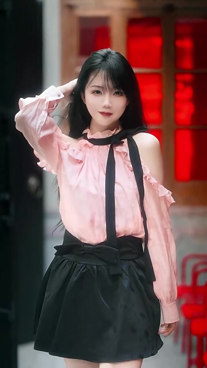 谈球吧体育app官网不是你谁？LPL主持十月分享视频：一起去看春天吧