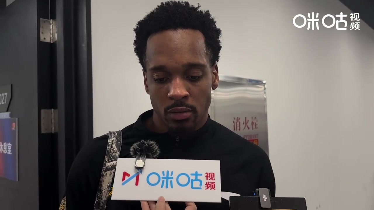 谈球吧巴里-布朗：拿44分不赢球也没用 好在赢了 在好的球队有好的队友