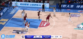 谈球吧体育app下载持续发力！小巴里-布朗突分喂饼胡金秋 广厦完成10-0领先两位数