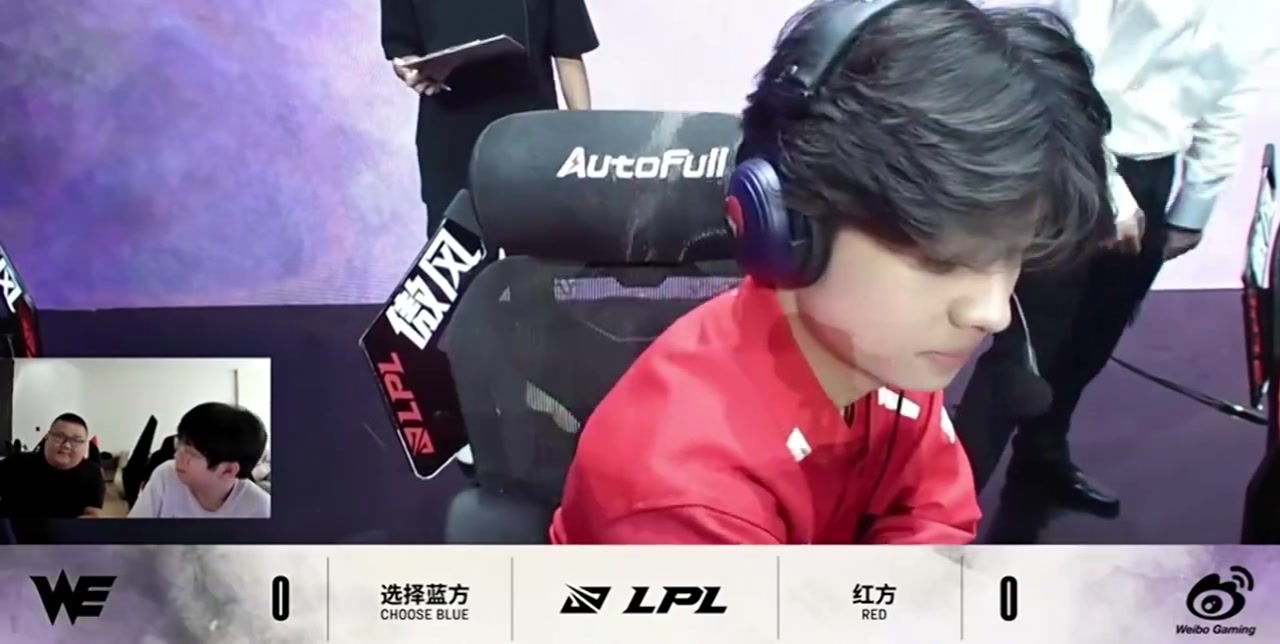 谈球吧官网登录入口大黄晴天：飞神混了宙斯两冠军 宙斯现在不带他玩了 之前为了还债